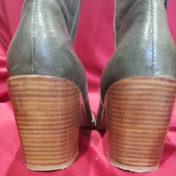 Jeffrey Campbell Green Ankle Boots with Modern Western Style - Picture 8 of 10